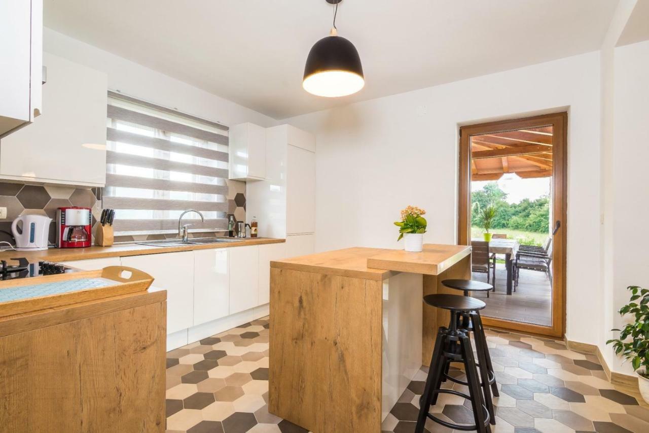 Villa Jadran Nedescina ภายนอก รูปภาพ